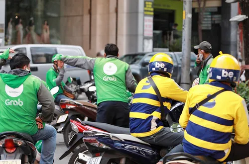 Các hãng xe công nghệ tiếp tục hỗ trợ tiền xăng cho đối tác tài xế đến hết tháng 3