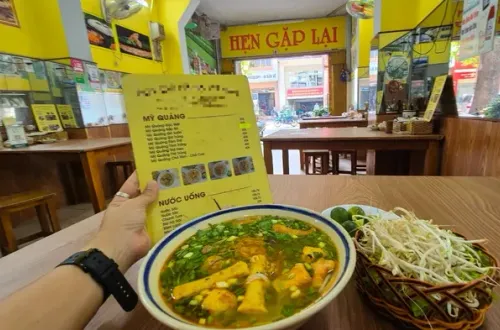 Suất ăn sáng dưới 20.000 đồng đang dần biến mất?