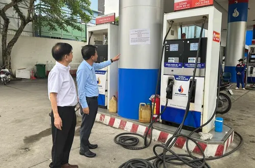 Vi phạm quy định dự trữ xăng dầu, 3 thương nhân đầu mối lĩnh phạt 390 triệu đồng