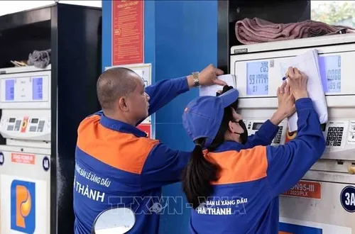 Giá xăng dầu hôm nay (24-4): Xăng dầu trong nước giảm giá