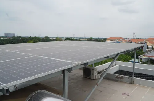 Nhiều gia đình ở TPHCM “nhẹ gánh” tiền điện, bất chấp nắng nóng kéo dài