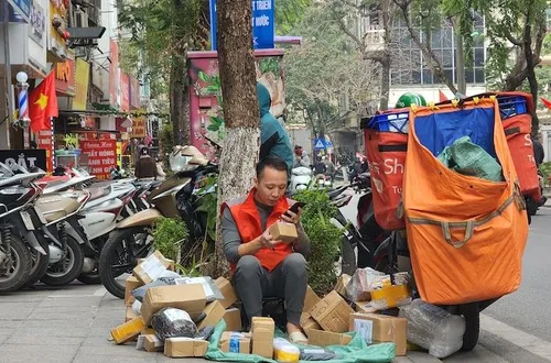 Hà Nội dự kiến hạn chế xe dịch vụ công nghệ chạy xăng tại vùng phát thải thấp