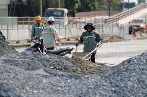 Bộ Xây dựng: Xem xét điều chỉnh hợp đồng do biến động giá vật liệu