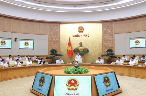 Chính phủ yêu cầu khẩn trương hoàn thiện các dự án luật về đất đai, thuế, đầu tư...