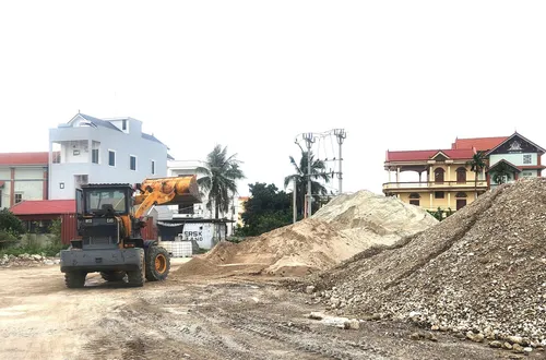 Ngăn găm hàng, thao túng giá vật liệu xây dựng