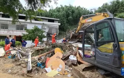 Mưa bão gây thiệt hại nặng nề tại Trung Quốc