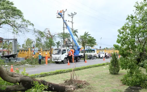 Nhiều địa phương được cấp điện trở lại trong ngày hôm nay