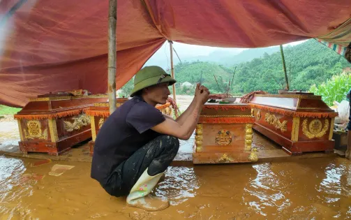 55 học sinh, giáo viên thiệt mạng vì mưa lũ sau báo số 3