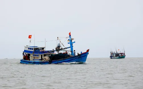 Tăng cường giám sát với tàu cá, chống các hành động khai thác bất hợp pháp