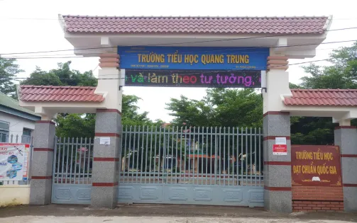 Đắk Lắk: Thầy giáo đánh học sinh bầm lưng vai