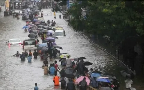 Mưa lớn làm tê liệt Mumbai (Ấn Độ), ít nhất 4 người tử vong