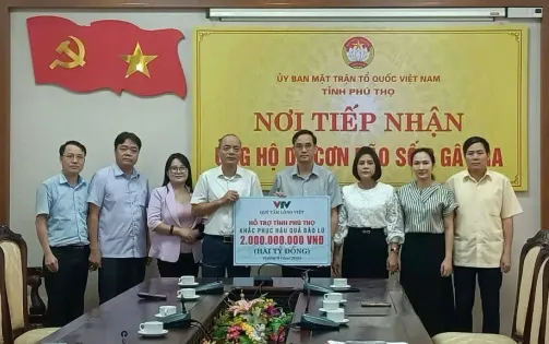 Quỹ Tấm lòng Việt - Đài Truyền hình Việt Nam trao 2 tỷ đồng hỗ trợ Phú Thọ khắc phục hậu quả bão số 3