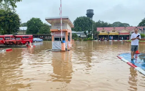 Bangkok và 10 tỉnh ở Thái Lan đối mặt nguy cơ ngập lụt do xả đập