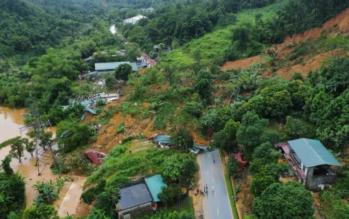 Bắc Quang (Hà Giang) lũ quét, sạt lở nghiêm trọng, người và tài sản bị vùi lấp