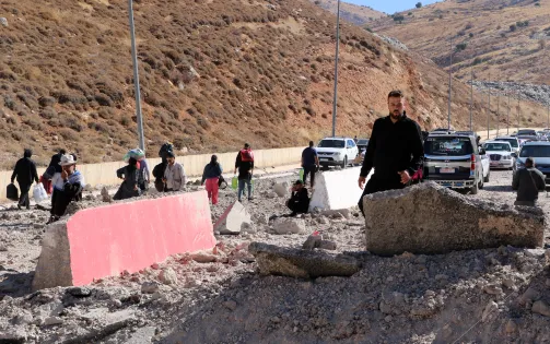 Cắt đứt tuyến đường sơ tán từ Lebanon vào Syria