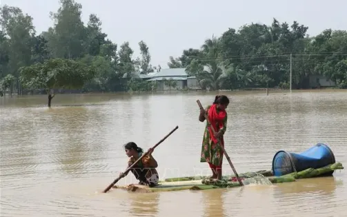 Hàng trăm nghìn người mắc kẹt do lũ lụt ở Bangladesh