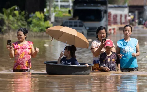 Lũ quét nhấn chìm Chiang Mai, Thái Lan