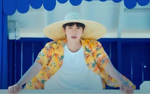 Jin (BTS) sẽ phát hành sản phẩm âm nhạc mới vào tháng 11