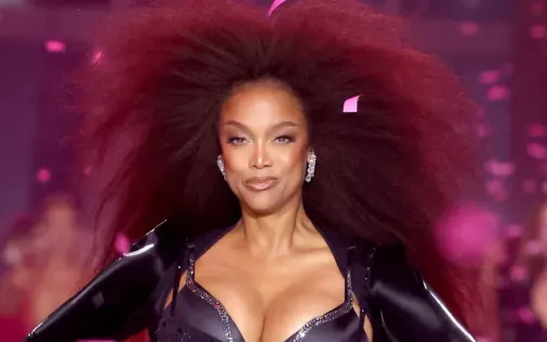 Siêu mẫu Tyra Banks trở lại hoành tráng trên sàn diễn Victoria's Secret