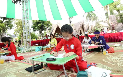 Sôi nổi hội thi thư pháp: "Nét chữ Tài hoa"