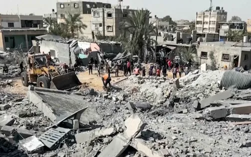 Israel giam giữ hàng trăm người tại bệnh viện ở Gaza