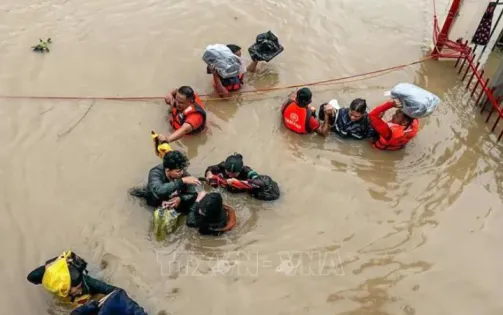 Hoàn lưu bão Trami gây mưa lớn ở Đông Bắc Thái Lan