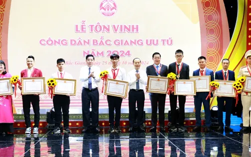 Bắc Giang: Tôn vinh 9 công dân ưu tú năm 2024