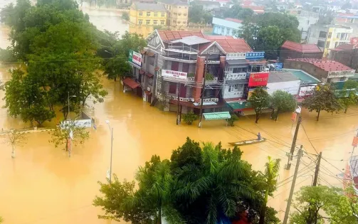 Lũ trên sông Kiến Giang, Quảng Bình xuống dần