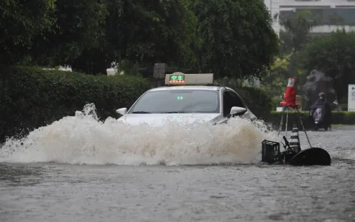 Đảo Hải Nam (Trung Quốc) hứng mưa lớn kỷ lục do bão Trami khiến 3 người thiệt mạng