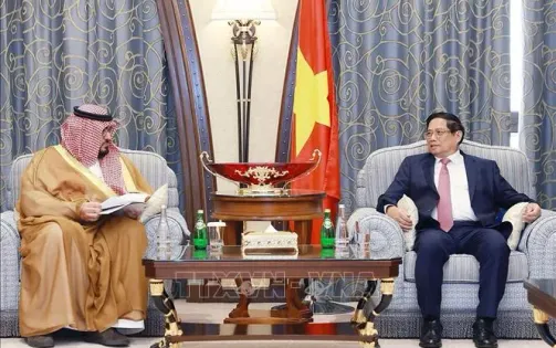 Thủ tướng Phạm Minh Chính tiếp Bộ trưởng Kinh tế và Kế hoạch Saudi Arabia