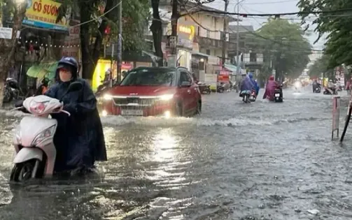 Thời tiết đêm 31/10: Trung Bộ mưa dông, cảnh báo lũ quét, sạt lở đất