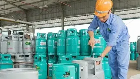 Giá gas bán lẻ trong nước tiếp tục tăng tháng thứ tư liên tiếp