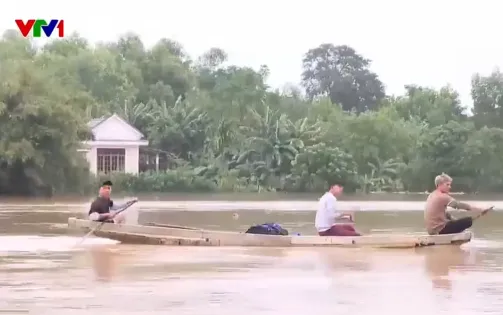 Mưa lớn ở Thừa Thiên Huế, nhiều khu dân cư ngập chìm trong nước