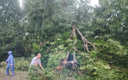 Philippines sơ tán hàng nghìn người trước bão Yinxing