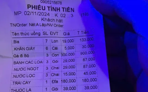 Kiểm tra quán karaoke, bất ngờ phát hiện ''đặc sản gà đi bộ”