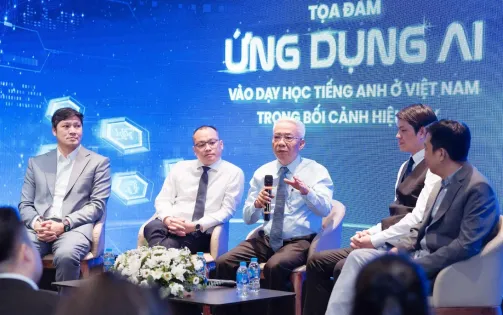 Học viên học bổng E-International được trải nghiệm mô hình đào tạo ứng dụng AI