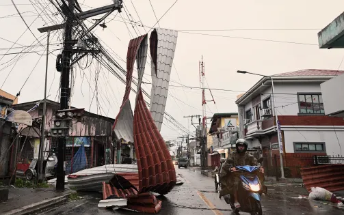 Lũ lụt tấn công miền Bắc Philippines sau khi buộc phải xả đập do bão