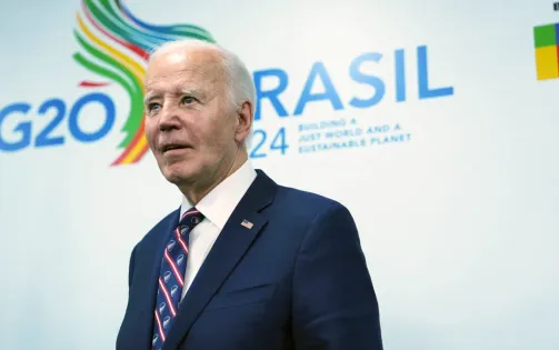 Tổng thống Mỹ Joe Biden lần đầu phê duyệt cấp mìn chống bộ binh cho Ukraine