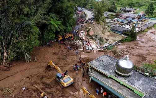 Indonesia khắc phục hậu quả lũ lụt, lở đất khiến 20 người tử vong