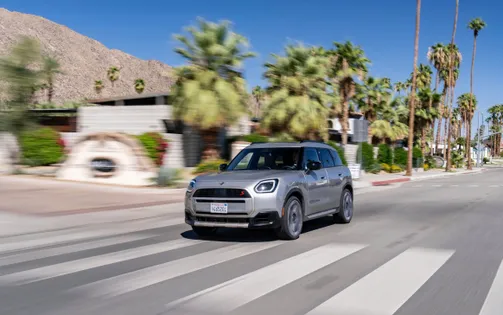 MINI Countryman hoàn toàn mới ra mắt tại Việt Nam