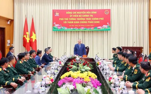 Phó Thủ tướng Thường trực Nguyễn Hòa Bình thăm Binh chủng Pháo binh