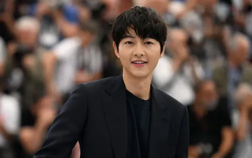 Song Joong Ki thể hiện tình yêu với con gái