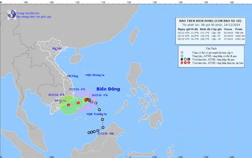 Bão số 10 di chuyển theo hướng Tây Tây Nam, biển động mạnh