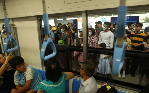 Metro số 1 TP Hồ Chí Minh đón gần 400.000 khách sau 4 ngày đi vào vận hành