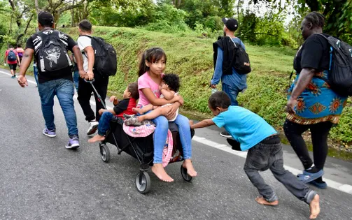 Người di cư Mexico phấp phỏng trước khi ông Trump kết thúc các chương trình nhân đạo