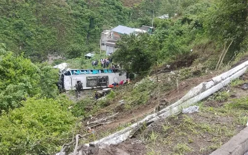 Xe bus lao xuống vực sâu ở Colombia, hàng chục người thương vong