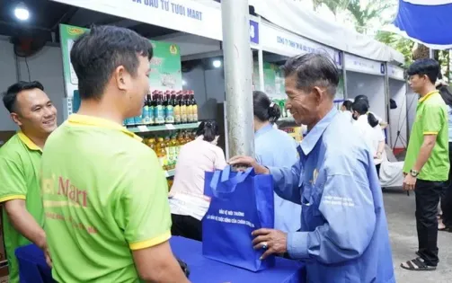 Hà Nội: Hơn 70 tỷ đồng hỗ trợ đoàn viên, người lao động dịp Tết