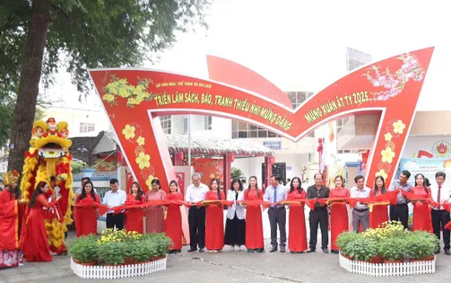 Trà Vinh khai mạc triển lãm sách báo, tranh thiếu nhi mừng xuân Ất Tỵ