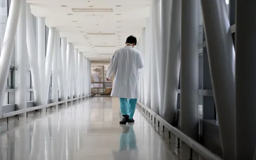 Vụ sản phụ Việt sinh con trên xe cứu thương tô đậm khủng hoảng y tế tại Hàn Quốc