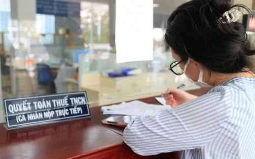 "Thắt lưng buộc bụng" vẫn phải đóng thuế: Đã đến lúc điều chỉnh mức giảm trừ gia cảnh?